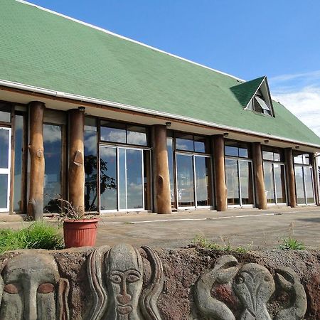Tupa Hotel Hanga Roa Bagian luar foto