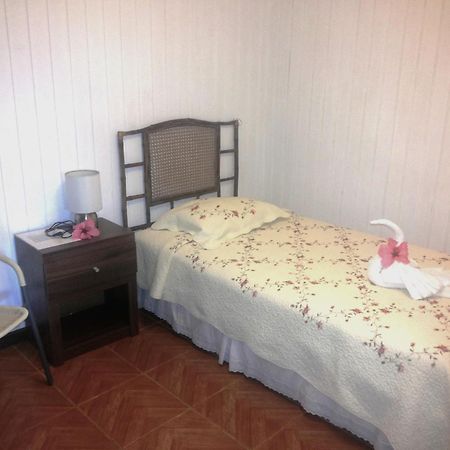 Tupa Hotel Hanga Roa Bagian luar foto