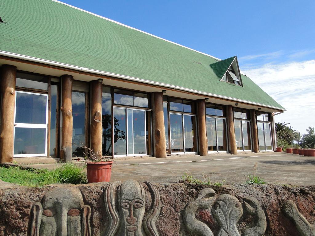 Tupa Hotel Hanga Roa Bagian luar foto