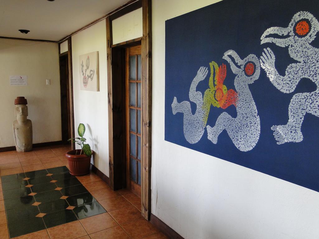 Tupa Hotel Hanga Roa Bagian luar foto