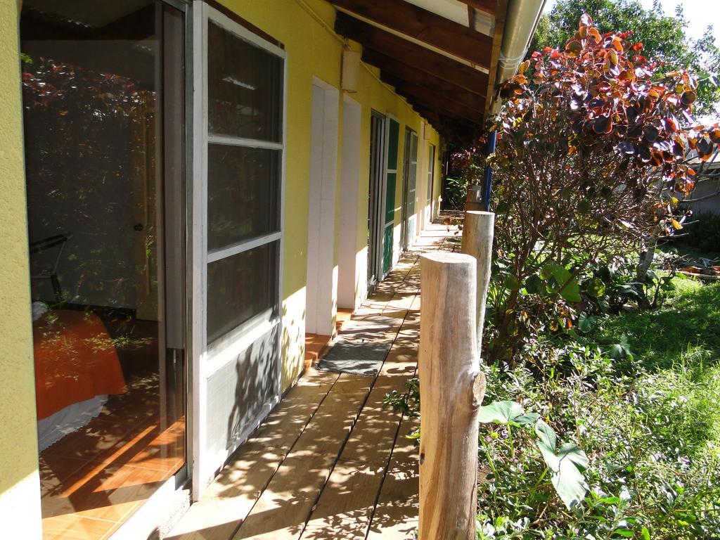 Tupa Hotel Hanga Roa Bagian luar foto