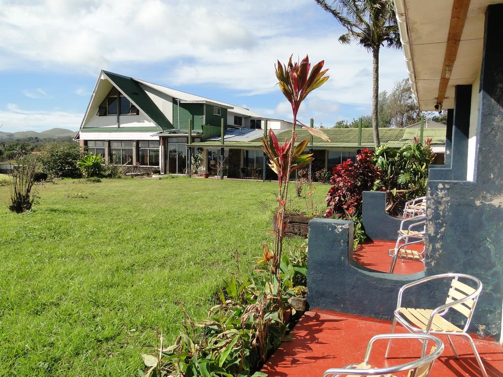 Tupa Hotel Hanga Roa Bagian luar foto