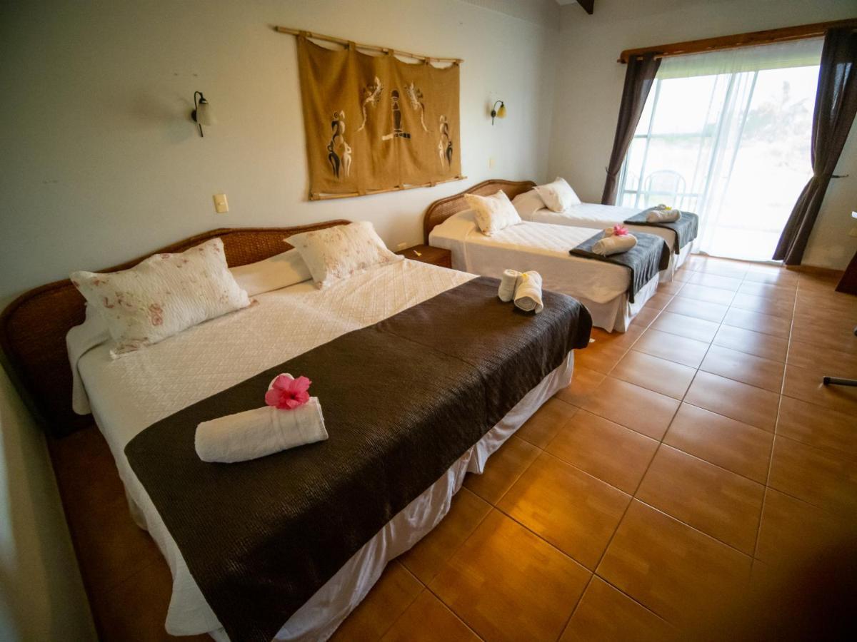 Tupa Hotel Hanga Roa Bagian luar foto
