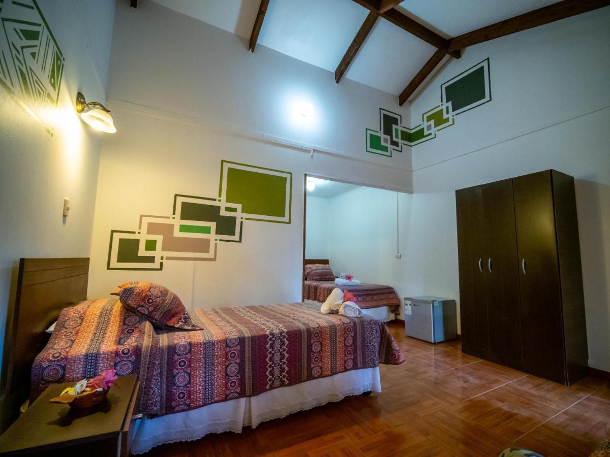 Tupa Hotel Hanga Roa Bagian luar foto