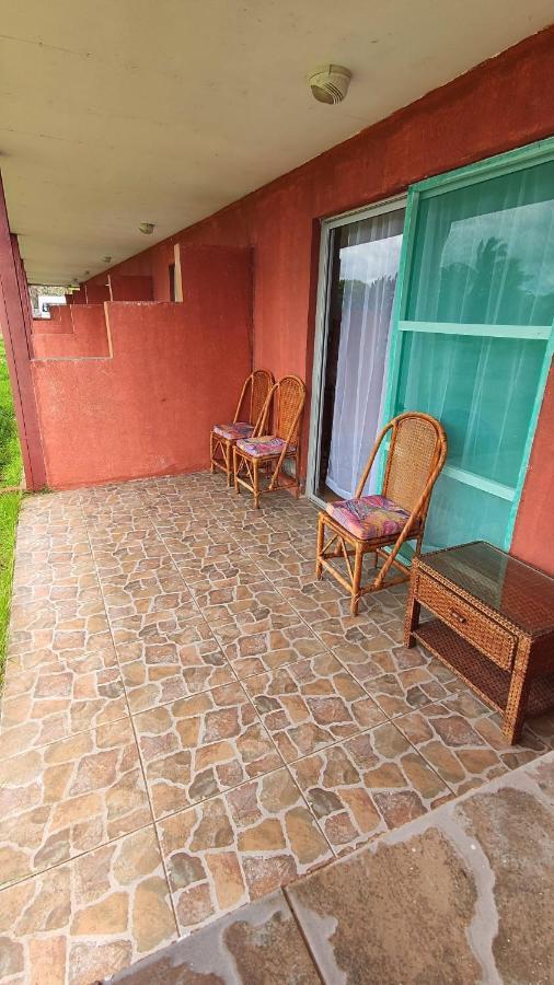 Tupa Hotel Hanga Roa Bagian luar foto