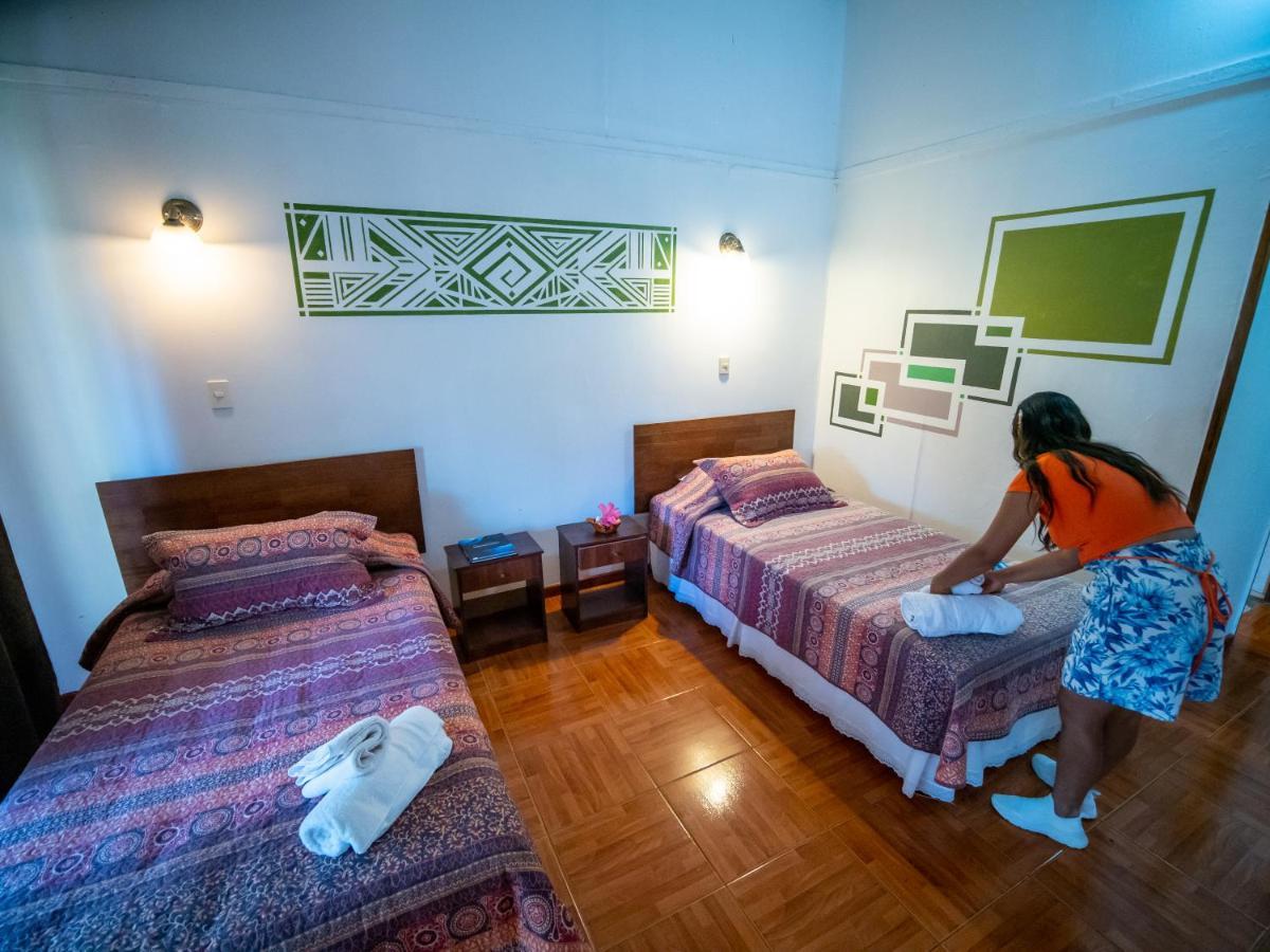 Tupa Hotel Hanga Roa Bagian luar foto