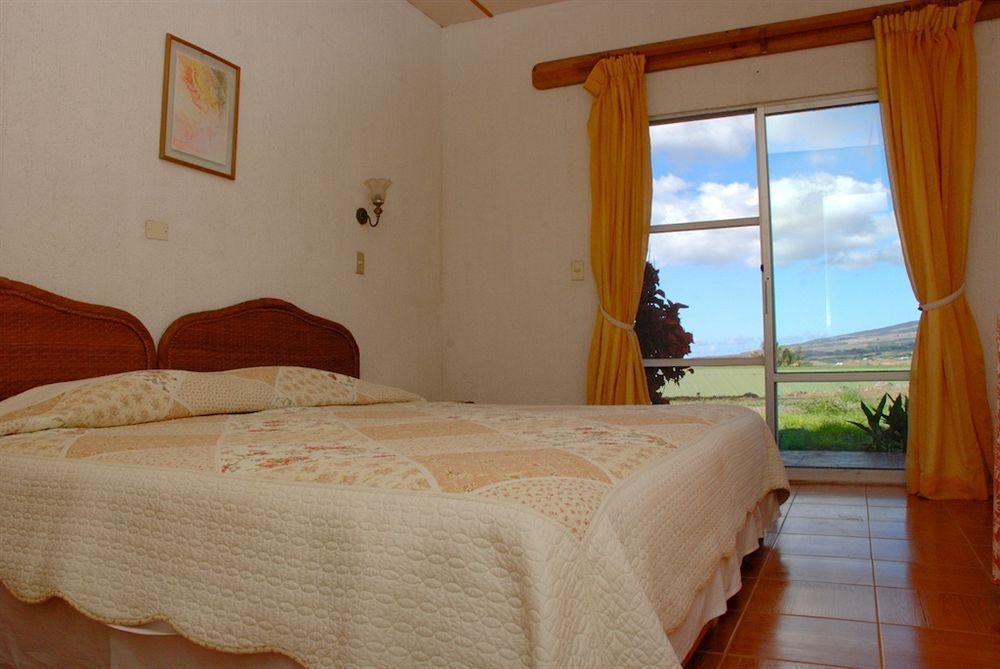Tupa Hotel Hanga Roa Bagian luar foto