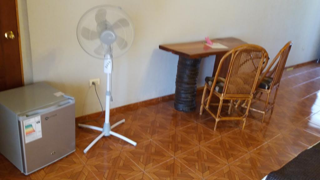 Tupa Hotel Hanga Roa Bagian luar foto