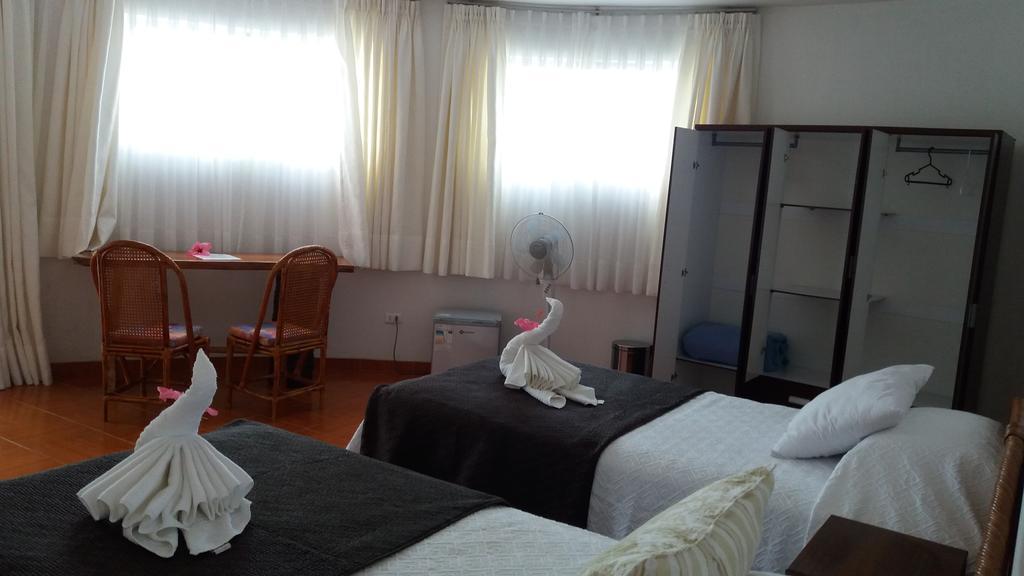 Tupa Hotel Hanga Roa Bagian luar foto