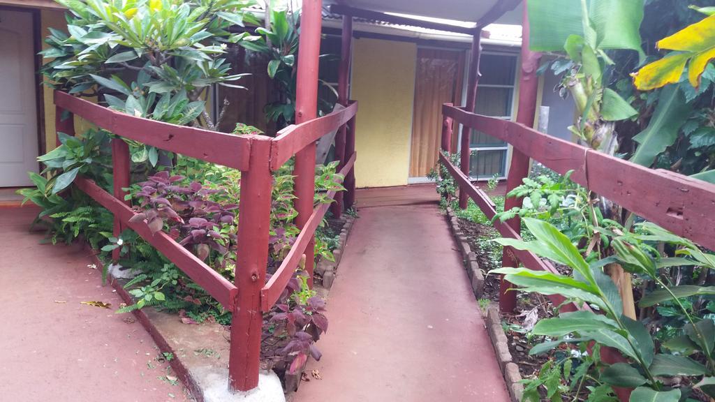 Tupa Hotel Hanga Roa Bagian luar foto