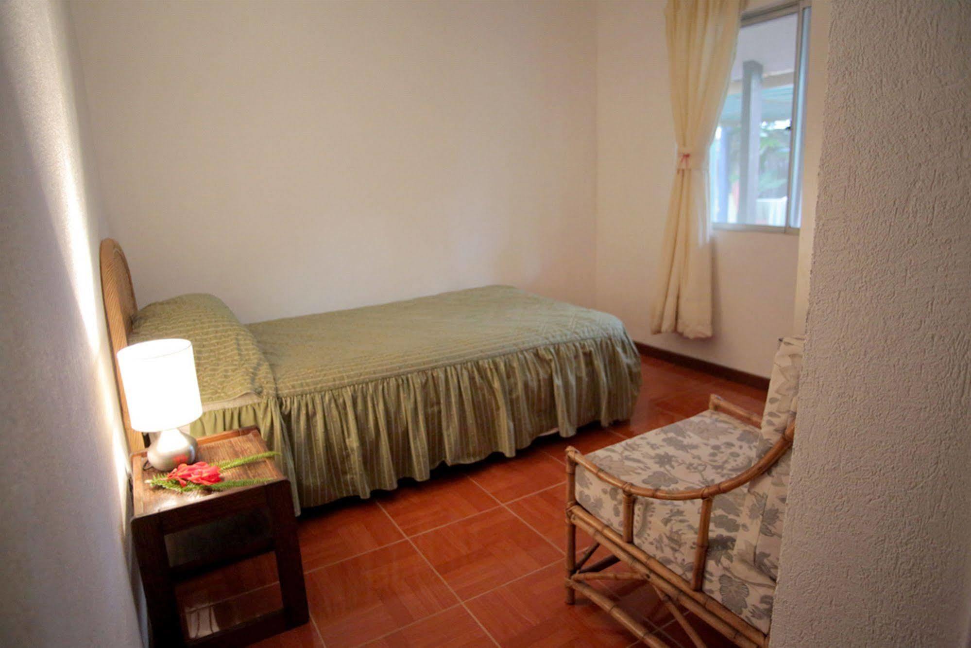 Tupa Hotel Hanga Roa Bagian luar foto