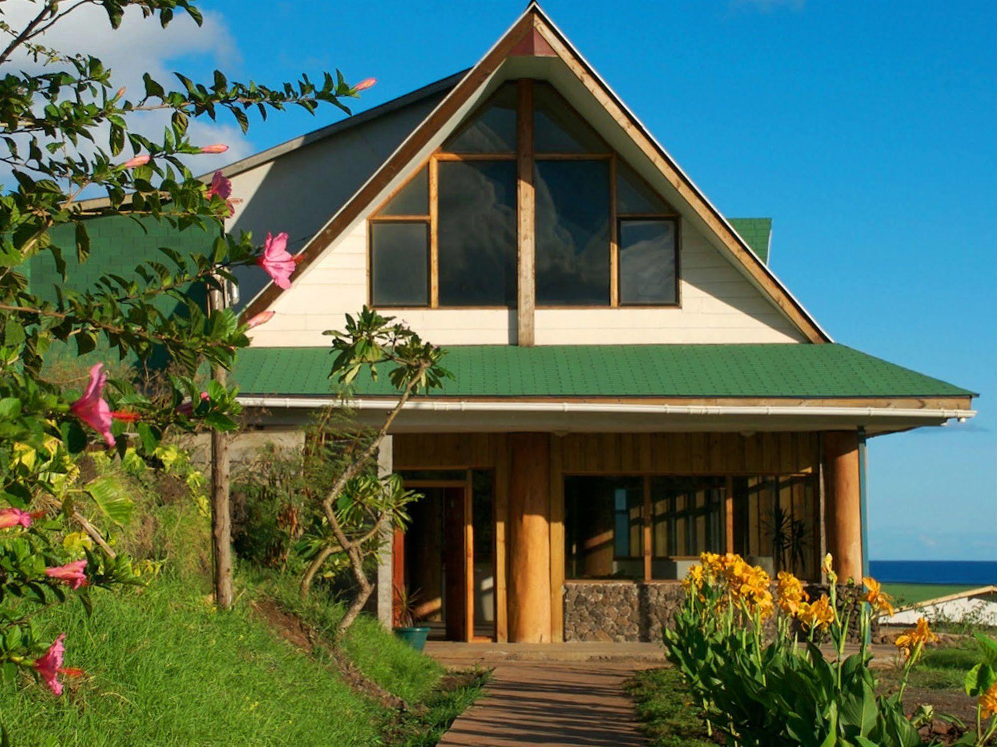 Tupa Hotel Hanga Roa Bagian luar foto