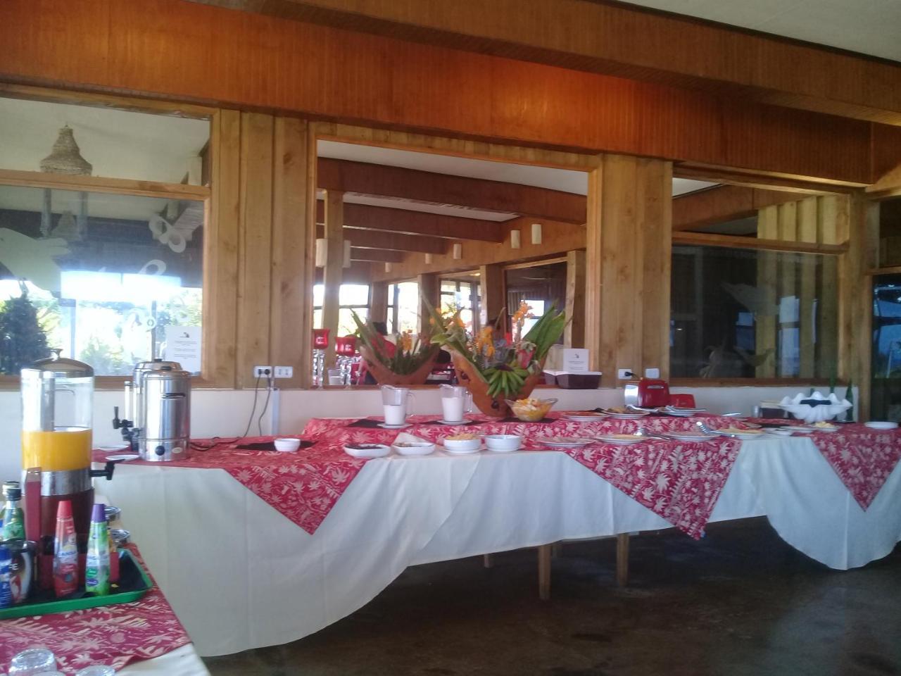 Tupa Hotel Hanga Roa Bagian luar foto
